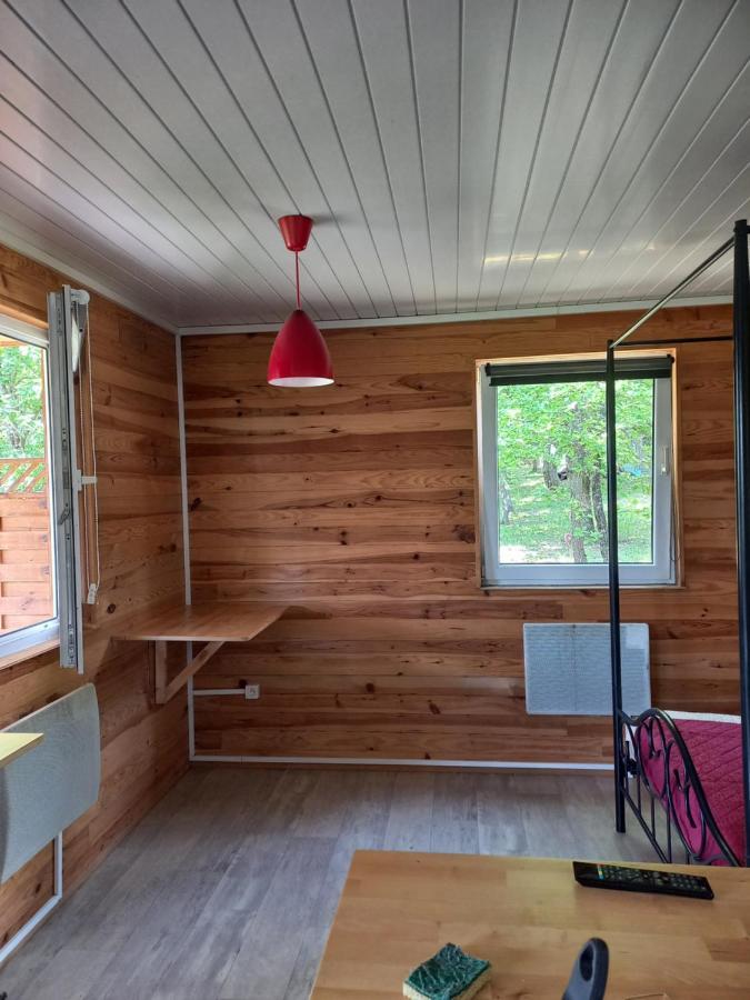 Chalet 2 Pers. + Bebe Montolieu Bagian luar foto